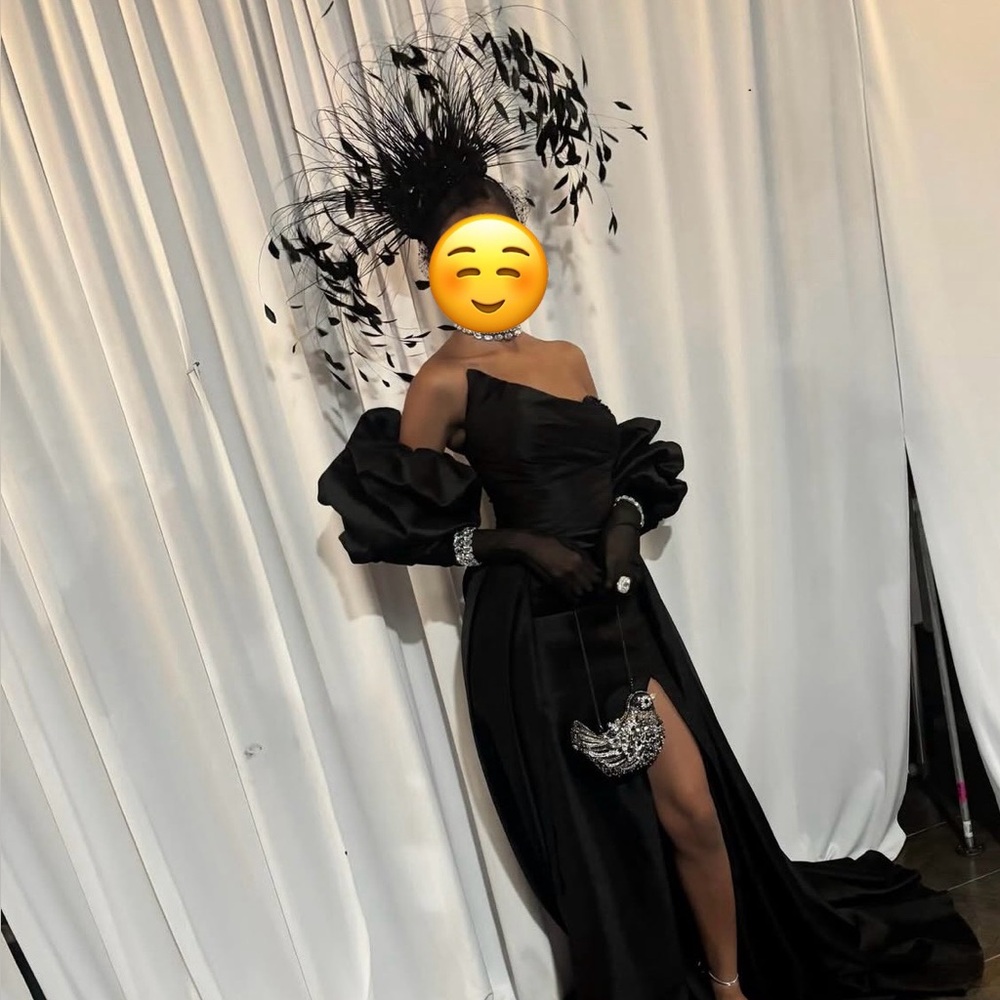 Black Feather Headpiece